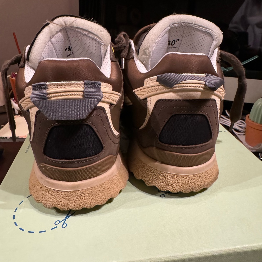 Off white Sponge sneaker EU 40
